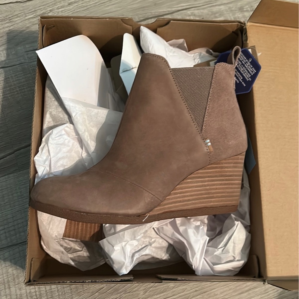 Toms Wedge Booties
